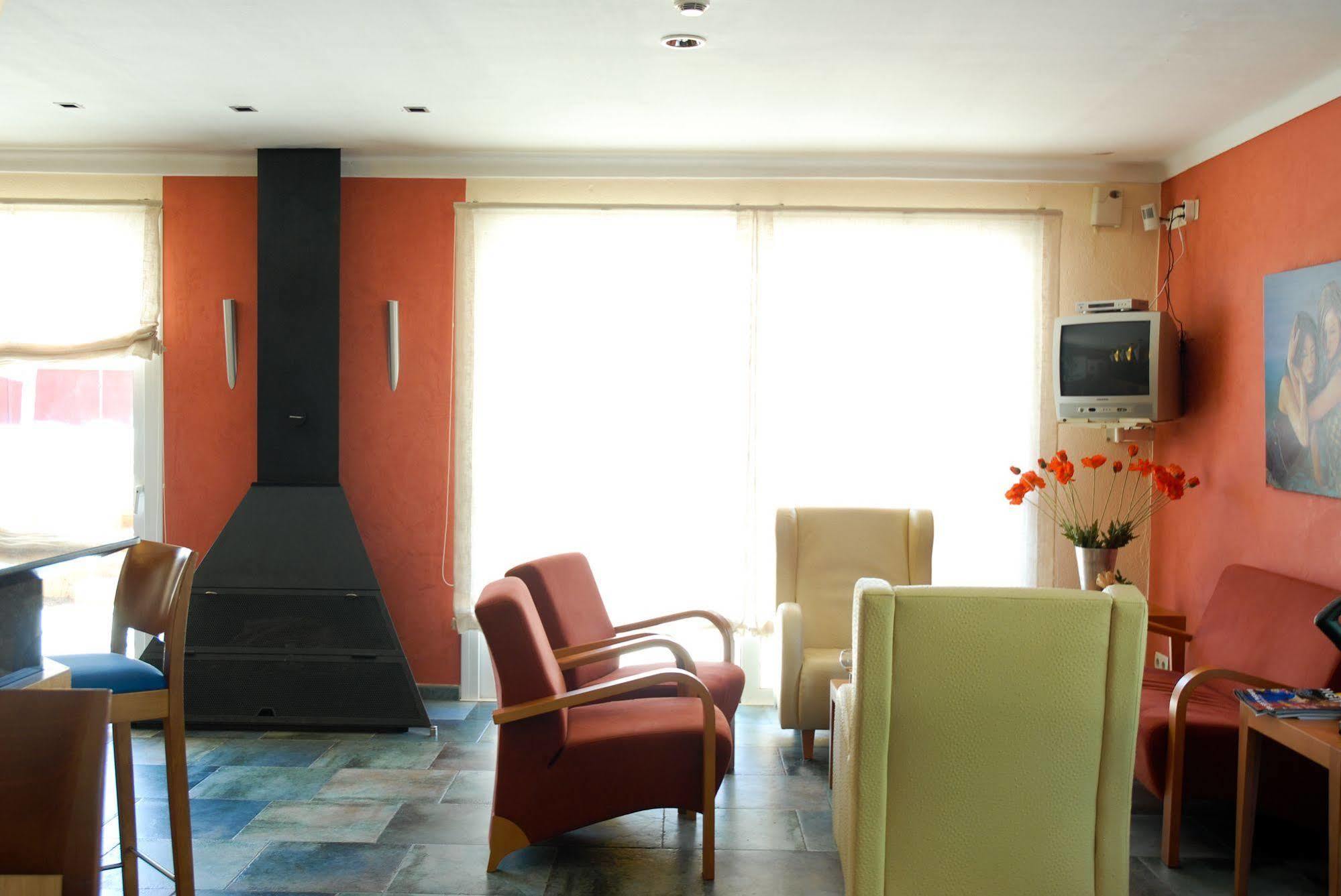 Hotel Picasso Torroella de Montgrí Esterno foto